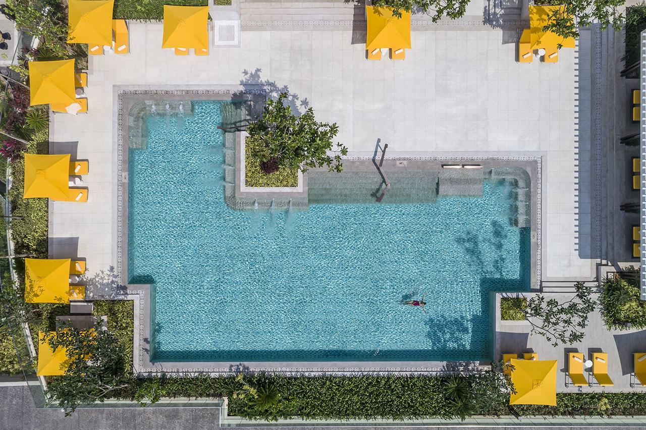 Shangri-La Κολόμπο Εξωτερικό φωτογραφία Aerial view of the pool at the hotel